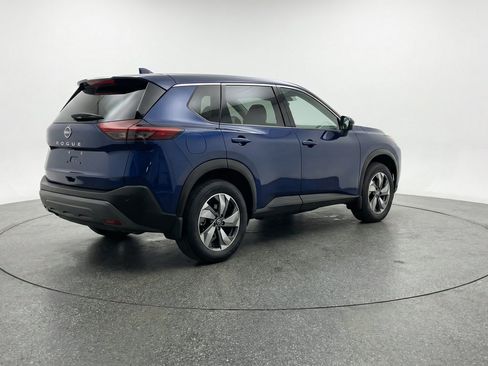 Used 2025 Nissan Rogue SV AWD/4WD image 9