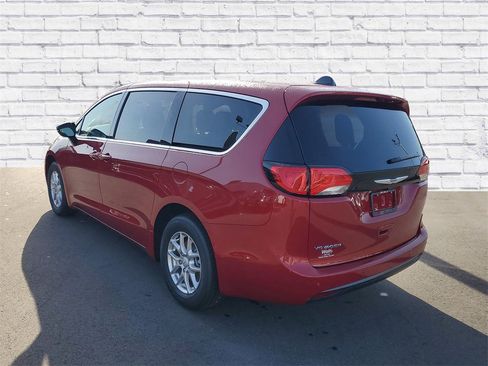 New 2025 Chrysler Voyager LX image 3