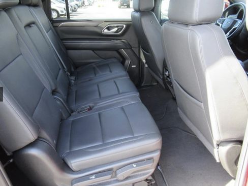 Used 2024 Chevrolet Suburban Z71 w/ Off-Road Capability Package AWD/4WD image 5