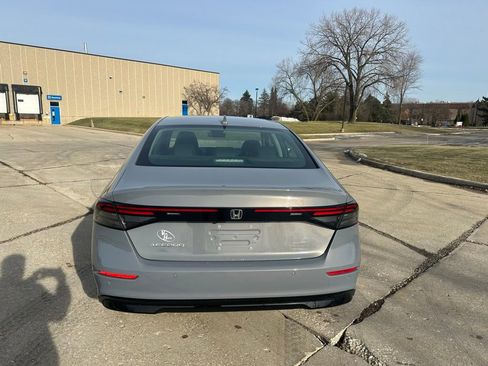 Used 2023 Honda Accord Touring image 4