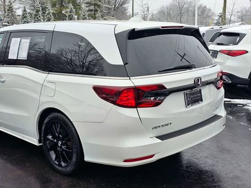 Used 2023 Honda Odyssey Sport image 13