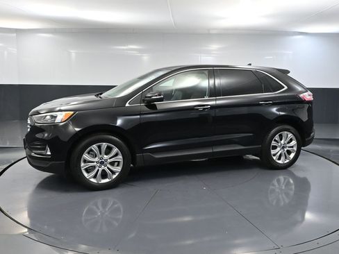 Used 2022 Ford Edge Titanium w/ Equipment Group 301A AWD/4WD image 11