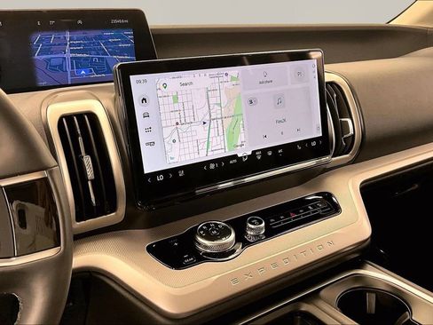 Certified 2025 Ford Expedition Active AWD/4WD image 6