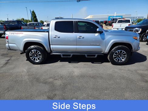 Used 2022 Toyota Tacoma TRD Sport image 4