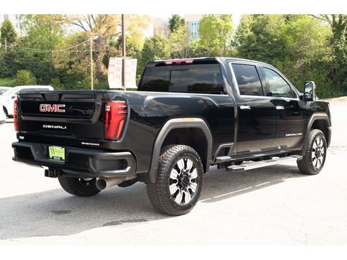 New 2026 GMC Sierra 3500 Denali image 8