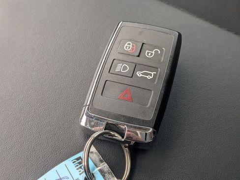 Used 2024 Land Rover Range Rover SE image 23