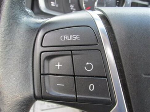 Used 2017 Volvo S60 T5 Inscription image 30