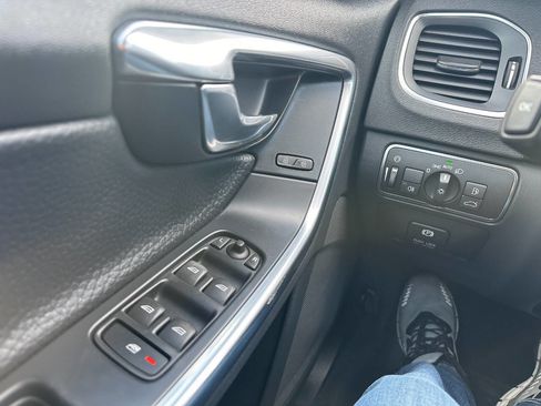 Used 2014 Volvo S60 T5 image 18