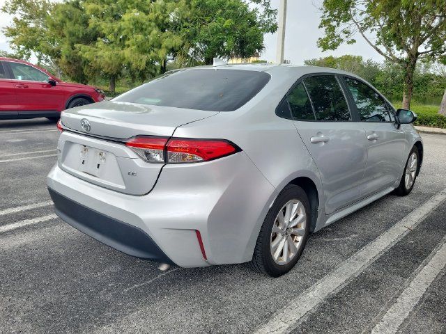 Used 2024 Toyota Corolla LE w/ LE Convenience Package FWD image 3