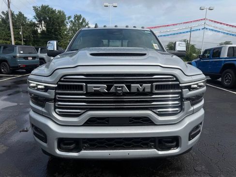 New 2026 RAM 2500 Laramie AWD/4WD image 9
