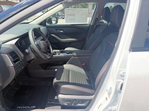 New 2026 Nissan Rogue SV AWD/4WD image 10