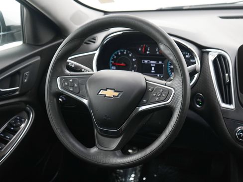 Used 2021 Chevrolet Malibu LT FWD image 14