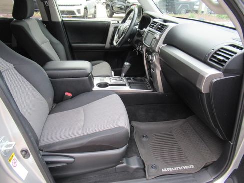 Used 2018 Toyota 4Runner SR5 RWD image 10