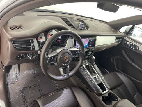Used 2021 Porsche Macan S image 4