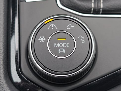 New 2026 Volkswagen Taos SE AWD/4WD image 25