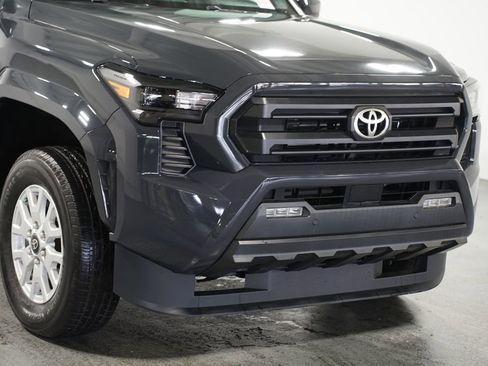 Certified 2024 Toyota Tacoma SR5 image 4