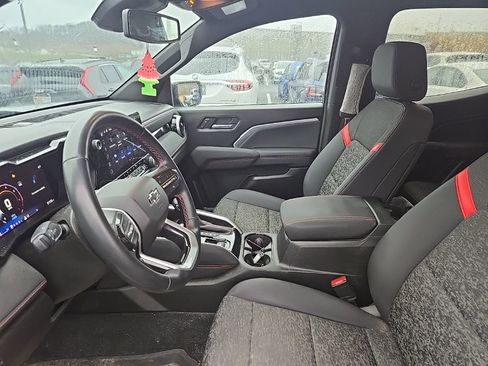 Used 2024 Chevrolet Colorado Z71 w/ LPO, Dark Essentials Package image 12