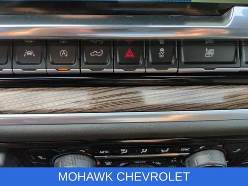 Used 2025 Chevrolet Silverado 1500 LT AWD/4WD image 35