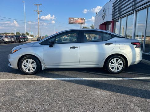 Used 2022 Nissan Versa S image 18