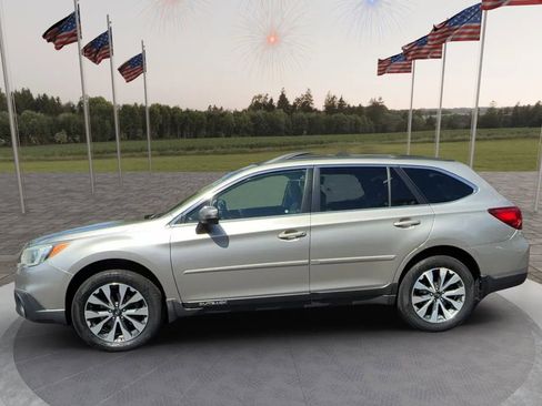 Used 2016 Subaru Outback 3.6R Limited AWD/4WD image 4