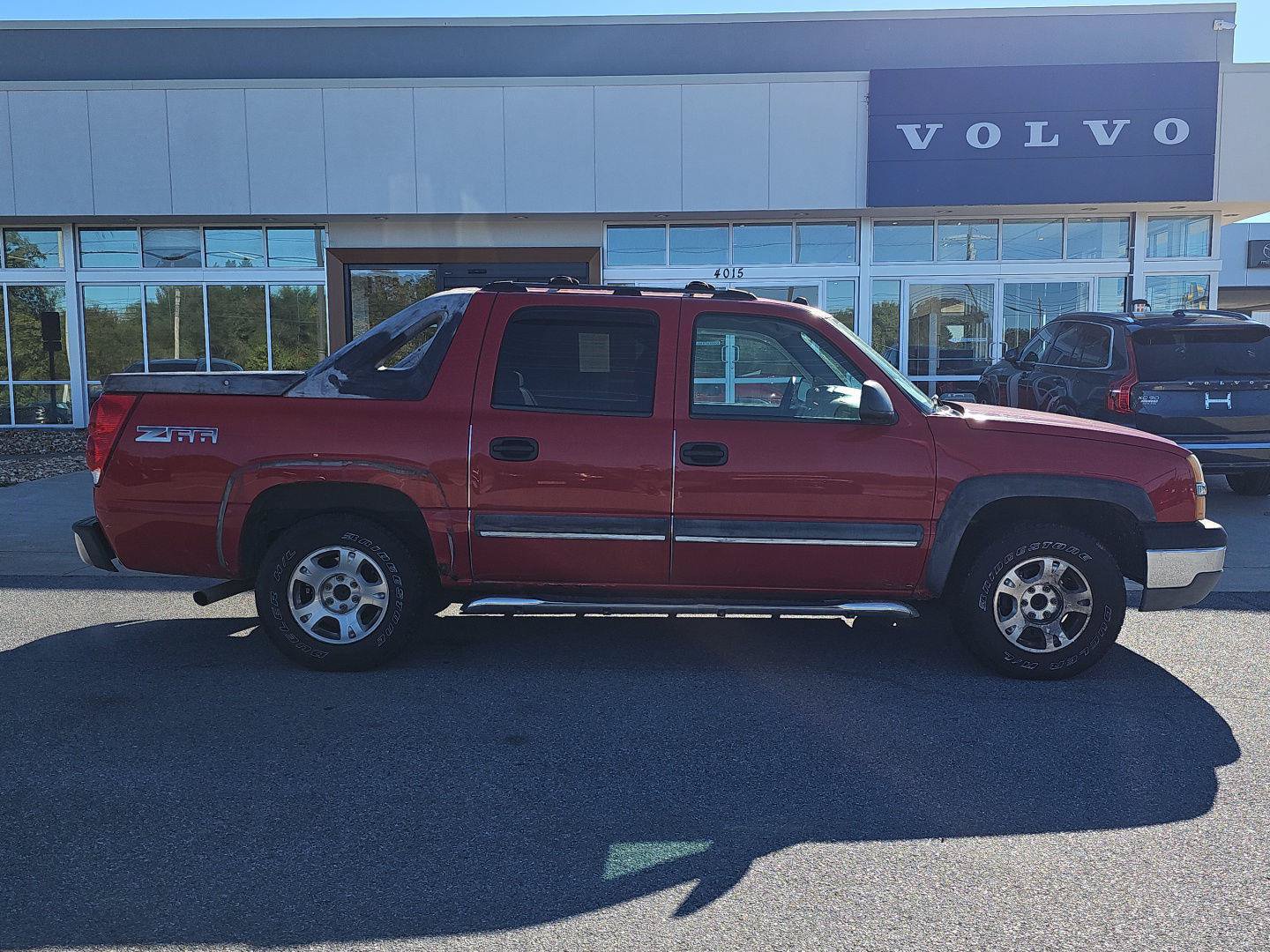 Used 2004 Chevrolet Avalanche Z66 w/ Preferred Equipment Group RWD image 8