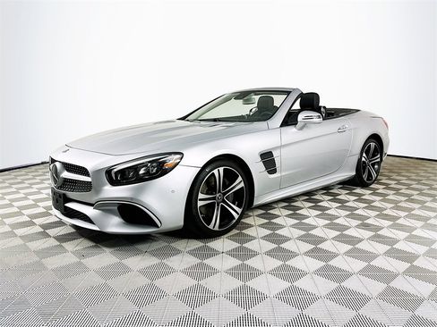 Used 2019 Mercedes-Benz SL 450 w/ Premium Package image 3