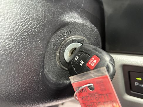 Used 2019 Toyota Sequoia SR5 image 43