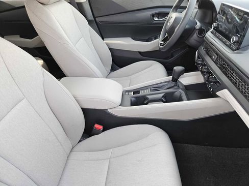 Certified 2025 Honda Accord LX image 13