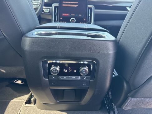 New 2026 GMC Yukon Elevation AWD/4WD image 23