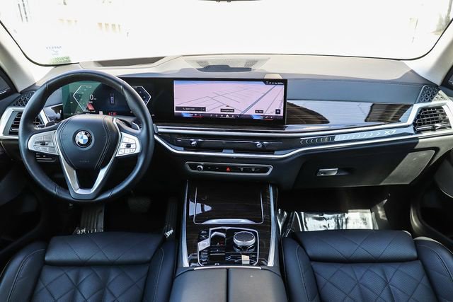 Used 2024 BMW X7 xDrive40i AWD/4WD image 14
