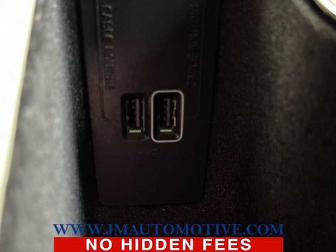 Used 2021 Volvo XC90 T6 Momentum image 41