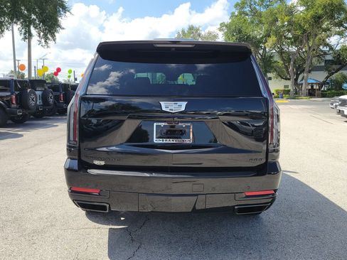 Used 2025 Cadillac Escalade Sport w/ Touring Package AWD/4WD image 8