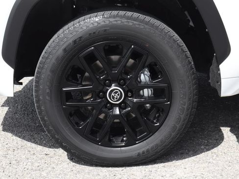 Used 2024 Toyota Tundra Limited AWD/4WD image 53