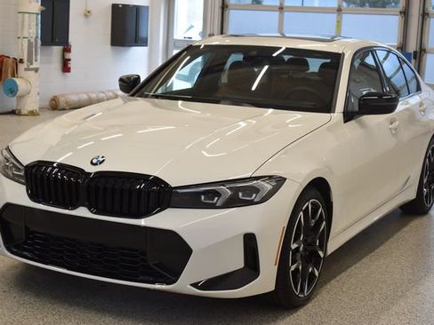 New 2026 BMW 330i xDrive Sedan w/ M Sport Package AWD/4WD image 9