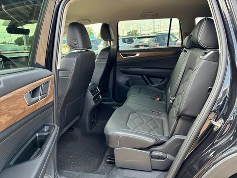 Used 2026 Volkswagen Atlas SE AWD/4WD image 14