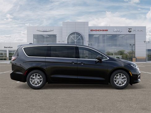 New 2026 Chrysler Pacifica Select image 21