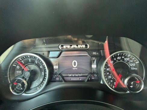 Used 2019 RAM 1500 Big Horn RWD image 11