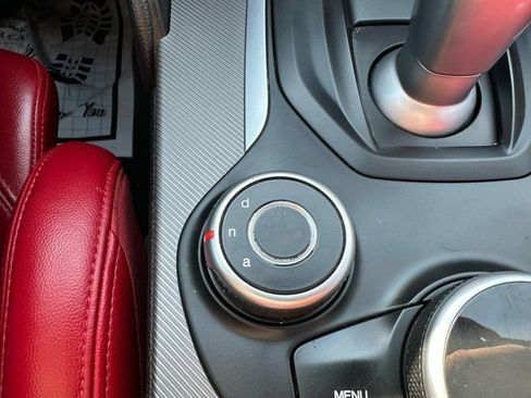 Used 2019 Alfa Romeo Giulia Ti Sport w/ Quick Order Package 22S Sport AWD/4WD image 19
