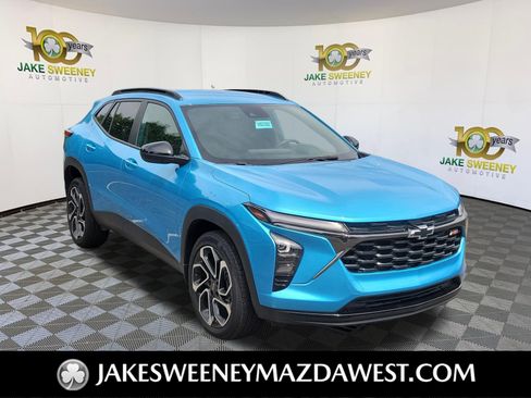 Used 2025 Chevrolet Trax RS w/ Driver Confidence Package FWD image 1