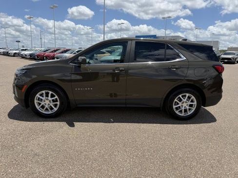 Used 2023 Chevrolet Equinox LT w/ Driver Convenience Package FWD image 6