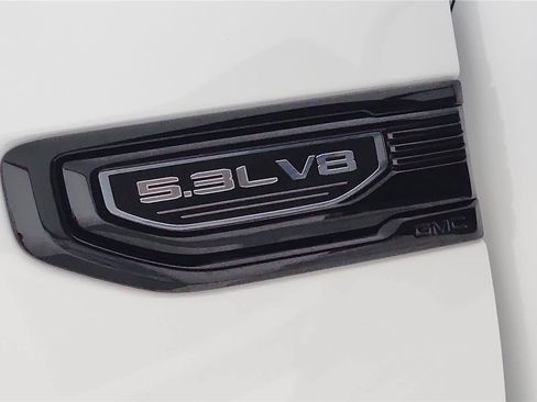 Used 2023 GMC Sierra 1500 Elevation AWD/4WD image 9