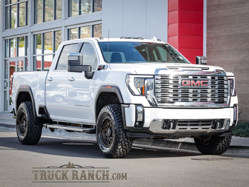 Used 2024 GMC Sierra 2500 Denali w/ Denali Reserve Package AWD/4WD image 1