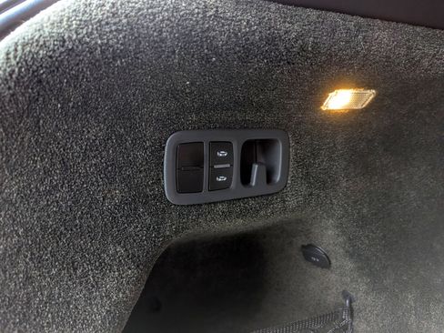 Used 2018 Bentley Bentayga Mulliner image 63