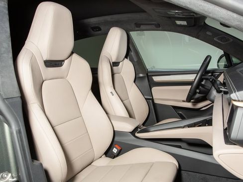 Certified 2024 Porsche Macan Turbo Electric image 26