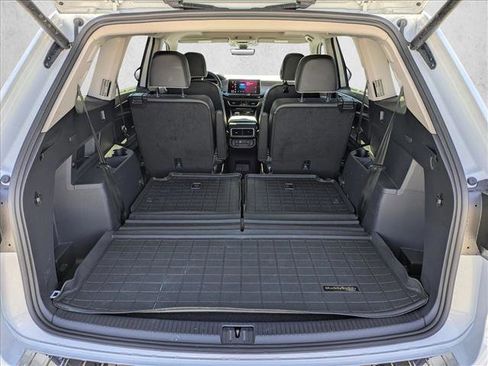 Used 2025 Volkswagen Atlas SEL Premium R-Line image 6