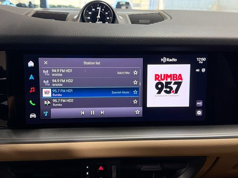 Used 2025 Porsche Cayenne Coupe image 32