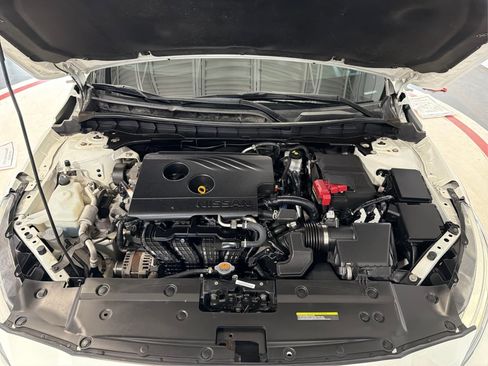Used 2019 Nissan Altima 2.5 SR image 11