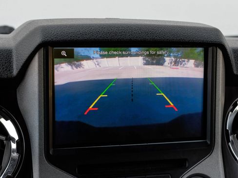 Used 2013 Ford F250 Lariat image 27