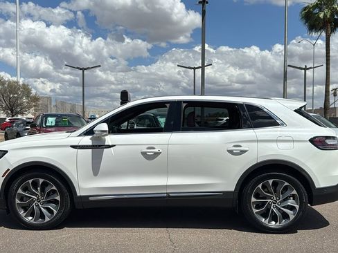 Used 2022 Lincoln Nautilus Reserve AWD/4WD image 4