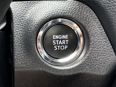 Used 2025 Toyota RAV4 XLE image 22